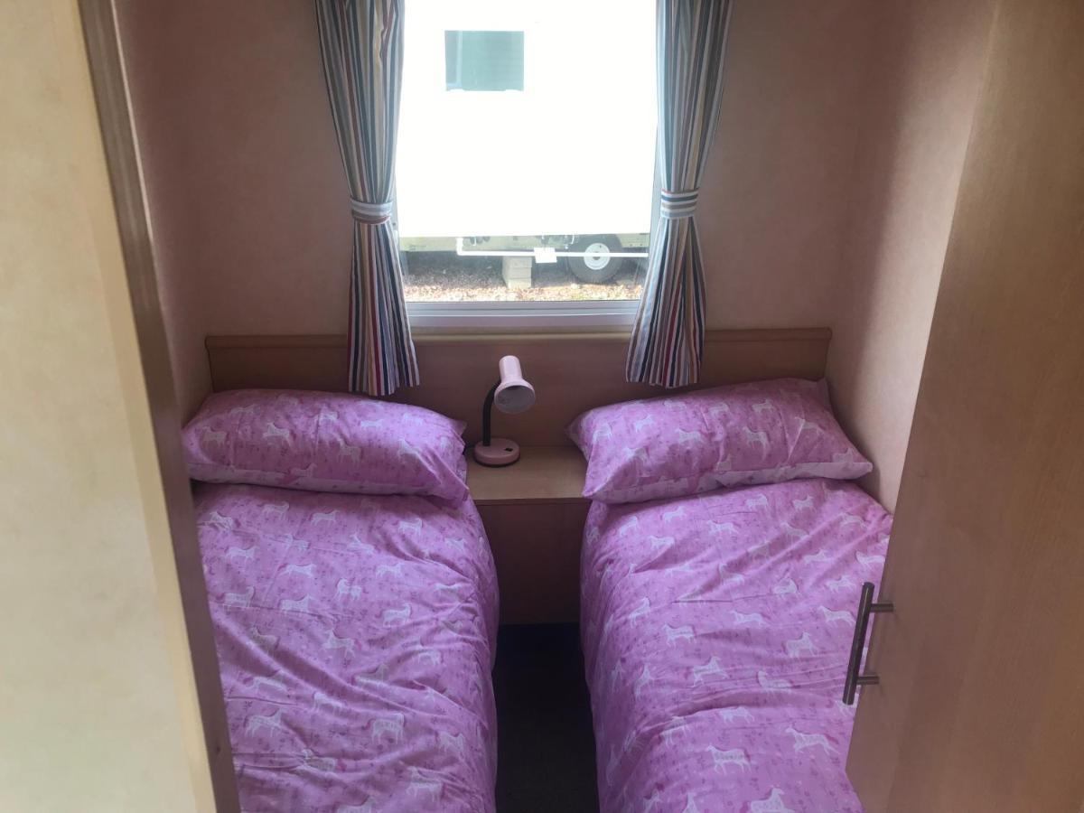 Caravan 50. Nairn lochloy holiday park Extérieur photo